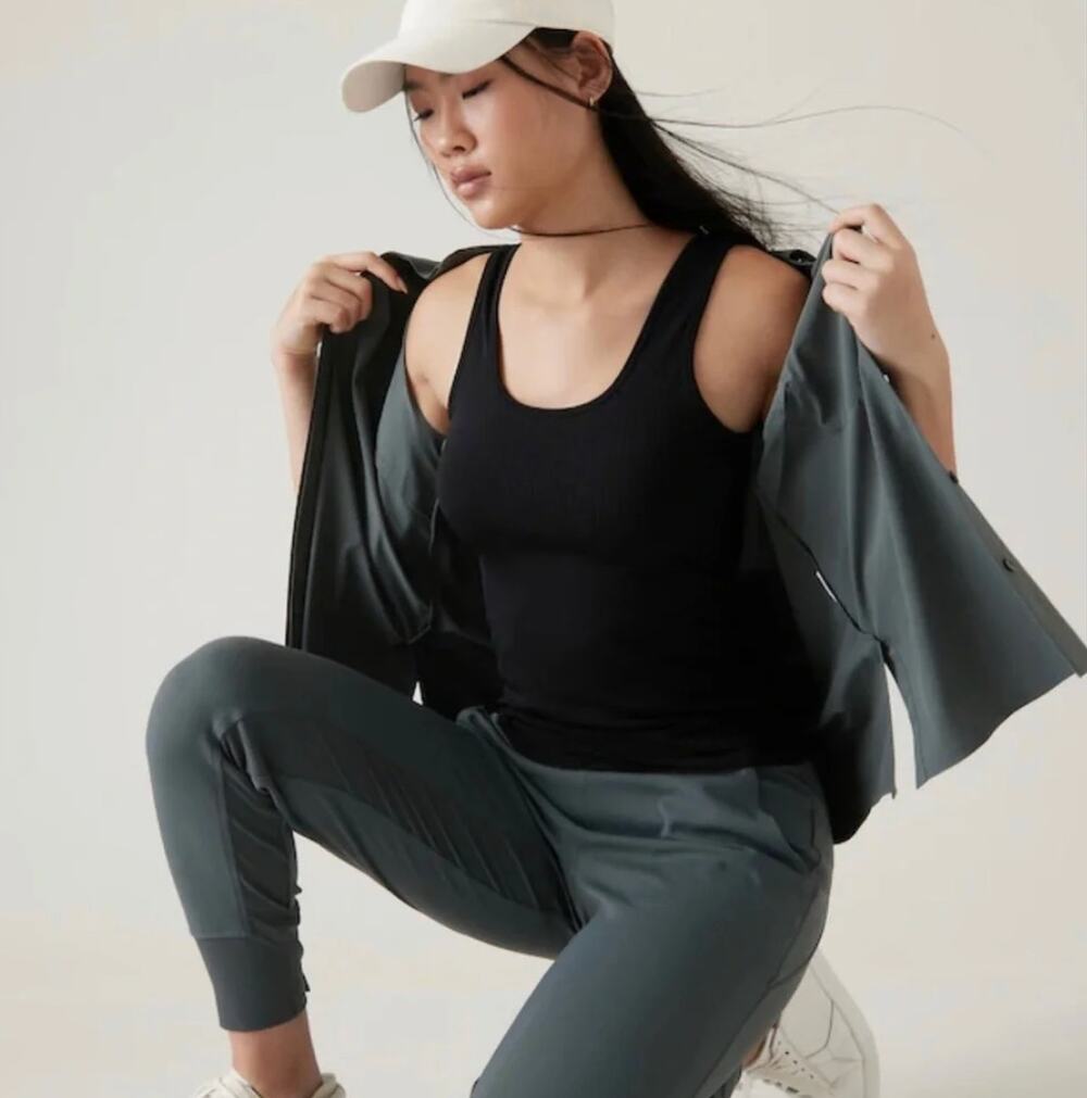 Athleta Renew Seamless Scoop Tank Black Womens M Athleisure Activewear Yoga